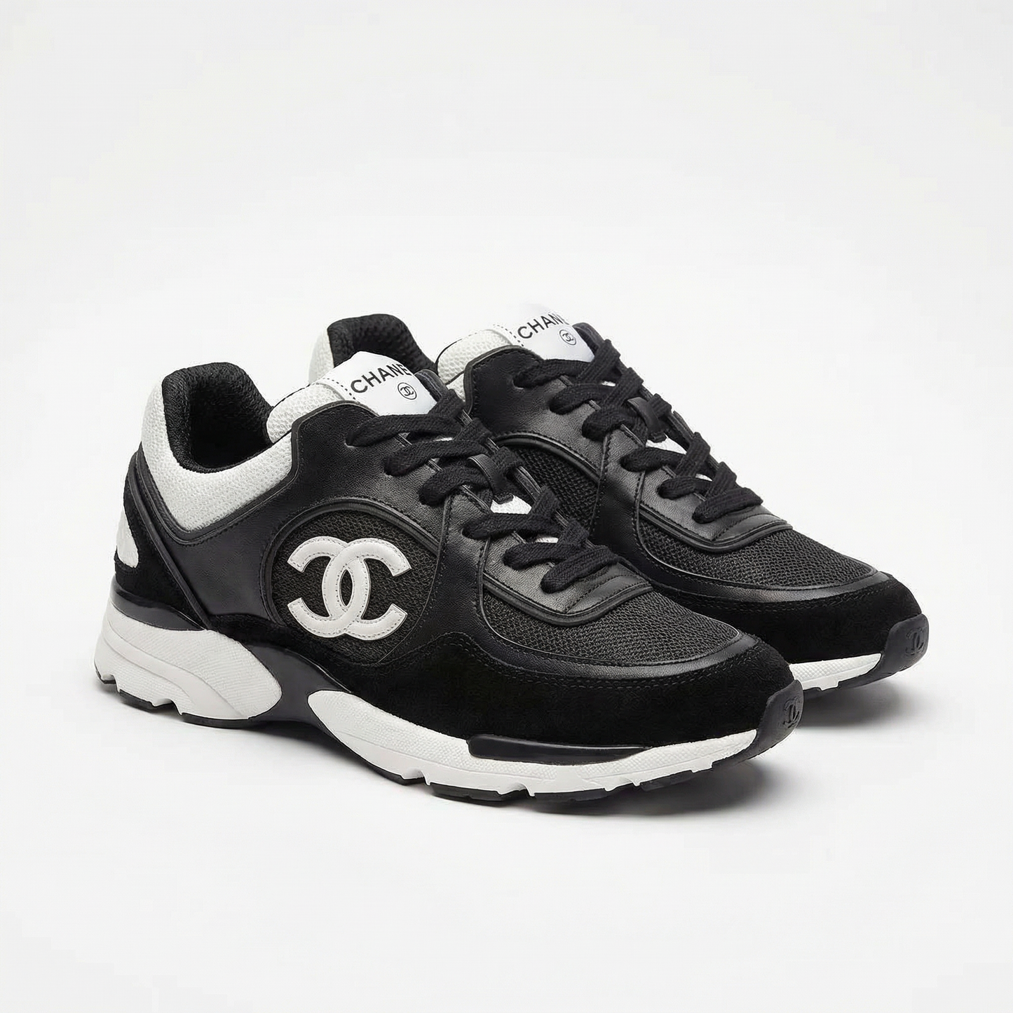 CHANEL - Sneakers Édition Noir & Blanc